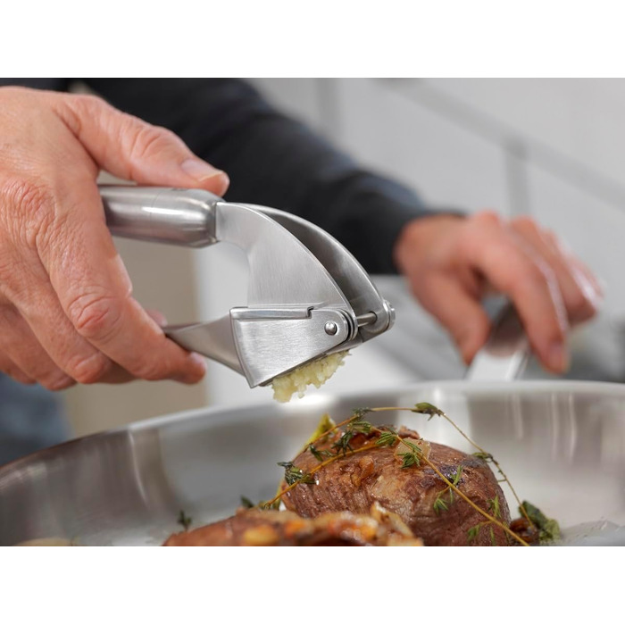 Преса для часнику ZWILLING Pro Knochblauchpresse, 20 см, нержавіюча сталь, ергономічна ручка, срібляста