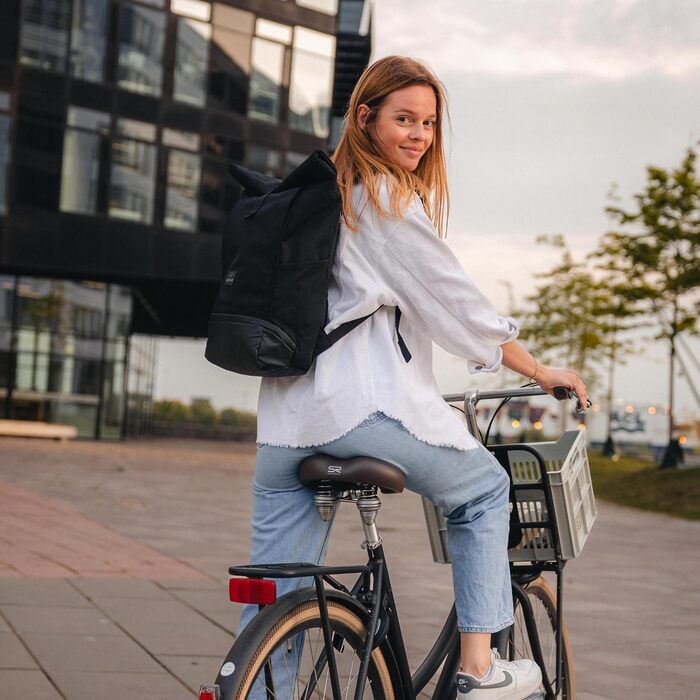 Рюкзак Johnny Urban Allen Medium чорний, водовідштовхувальний, 15л, rolltop, з відділенням для ноутбука, для університету, велосипеду, бізнесу, унісекс, екологічний